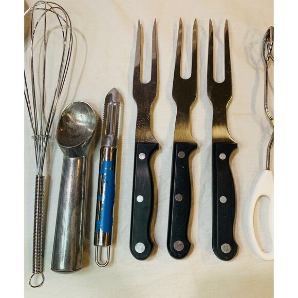 Kitchen Utensils Lot 12 Scoop Tongs Forks Spoon Whisk Sharpener Opener Peeler - Picture 5 of 8